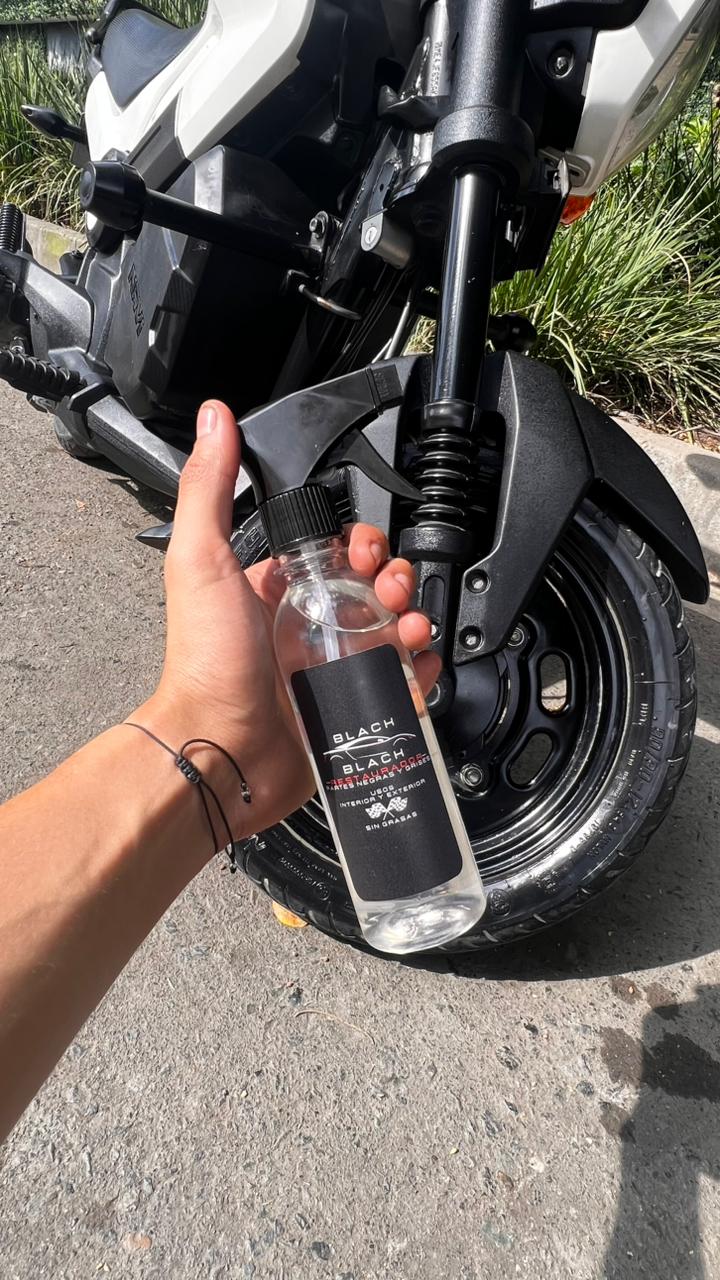 Restaurador de Partes Negras 250ml — El más vendido | Blach Blach Colombia